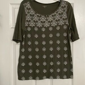 Loft Outlet olive green tee, size M